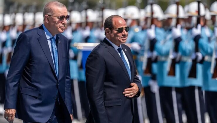 Ankara’da resmi törenle karşılanan Sisi, Türk askerini "Shukran asker" diyerek selamladı